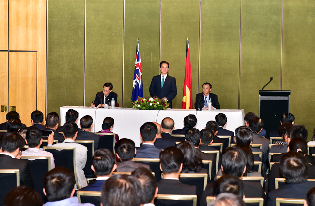 PM visits overseas Vietnamese in Australia